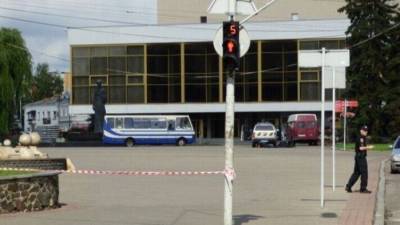 Видео штурма автобуса и освобождения заложников в украинском Луцке
