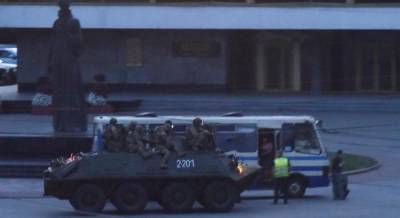 "А для чего граната и БТР?": в сети появилось полное видео задержания террориста в центре Луцка