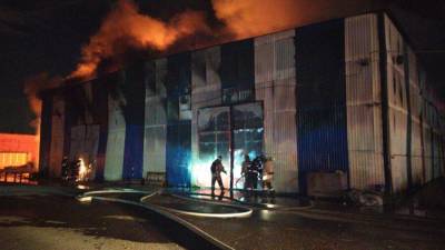 Пожар произошел на территории промзоны в Видном
