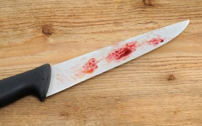 Наркоторговец из Удмуртии напал с ножом на полицейского