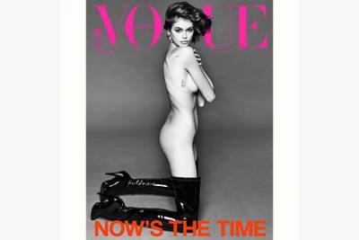18-летняя дочь Синди Кроуфорд появилась на обложке Vogue полностью обнаженной