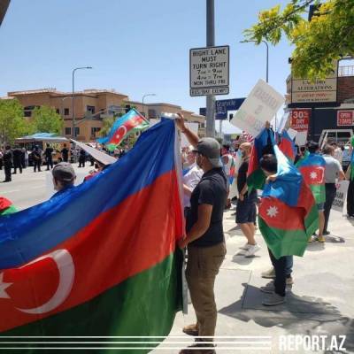 В США армяне напали на азербайджанцев. ФОТО