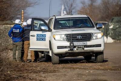 ДНР: Украинские военные попытались подорвать автомобиль миссии ОБСЕ
