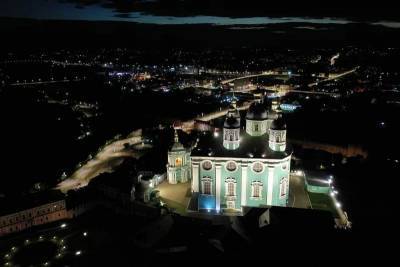 Свято-Успенский кафедральный собор в Смоленске получил новую подсветку
