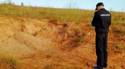 В Ошмянском районе двух мальчиков засыпало в котловане песком