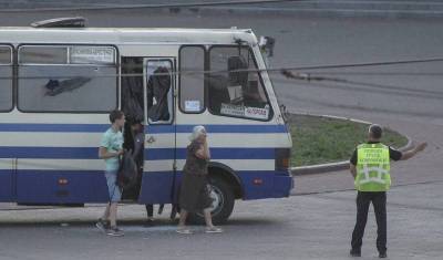 Захватчик заложников в Луцке сдался и ждал несколько минут, пока его задержат (ВИДЕО)