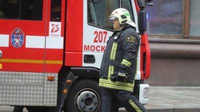 Видео: мощный пожар полностью уничтожил огромный склад в Подмосковье