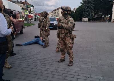 Захватившему заложников мужчине в Луцке предъявлено обвинение по трем статьям