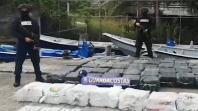 Полиция Коста-Рики обнаружила более двух тонн кокаина в Карибском море
