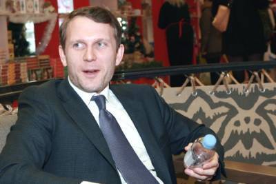 За вызовом бизнесмена Левченко губернатору Беглову увидели партийную основу