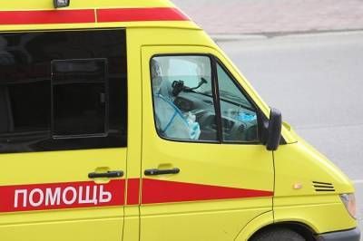 В Тюмени из окна ОКБ № 2 выпал мужчина и позже умер в реанимации