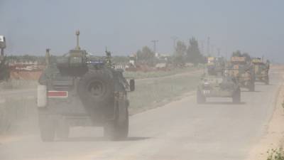 Военные РФ и Турции впервые полностью прошли маршрут патрулирования трассы М-4 в Сирии