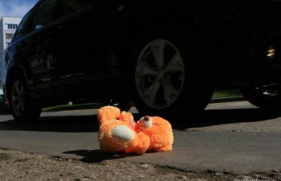 В Глубоком 7-летняя девочка выбежала на дорогу и ее сбил автомобиль