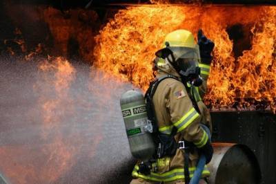Пожарные прибыли к зданию генконсульства КНР в Хьюстоне - СМИ