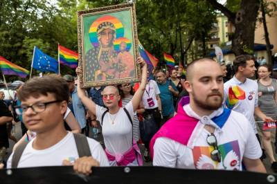 Получение Польшей субсидий из ЕС могут привязать к пропаганде ЛГБТ