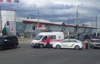 В Харькове авто полиции протаранило скорую: кадры с места ДТП