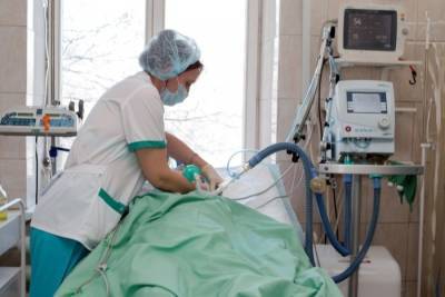 Пульмонолог Минздрава сообщил о высокой смертности COVID-пациентов на ИВЛ