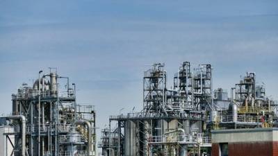 "Роснефть" ограничит добычу нефти на Сахалине