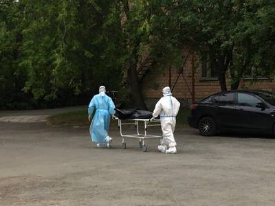 Znak.com посчитал, сколько трупов вывозят всего лишь из одной ковидной больницы Екатеринбурга