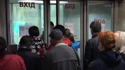 Харьковская подземка "потеряла" половину пассажиров: в метро бьют тревогу