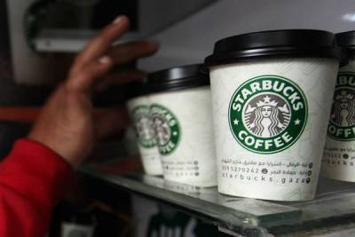 Сотрудника кофейни Starbucks арестовали за плевки в кофе полицейским