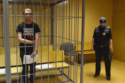 Мосгорсуд отменил решение о продление ареста бывшим полицейским по делу Голунова