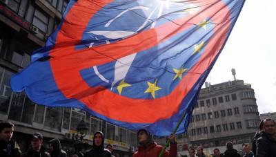 В Сербии заявили, что НАТО придется смириться с военным нейтралитетом страны