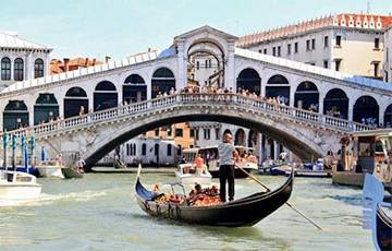 Гондолы Венеции будут перевозить меньше туристов, потому что те поправились