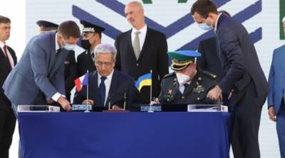 Украина и Франция подписали контракт на строительство катеров