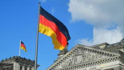 "Альтернатива для Германии" подала жалобы на канцлера ФРГ Меркель и правительство в суд