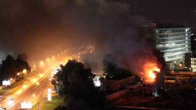 Крупный пожар произошел на территории цементного завода на юго-западе Москвы