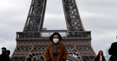 Власти Франции направят 40 млн масок наименее обеспеченным семьям