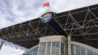 Китайские грузоперевозчики не будут ездить по Казахстану. Товар намерены разгружать на границе