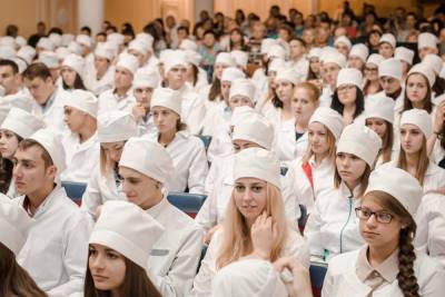 Больше двух тысяч выпускников захотели стать врачами в Тверской области
