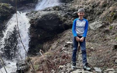 Вертолет, дроны и 80 спасателей: в Сванети возобновились поиски 13-летнего мальчика