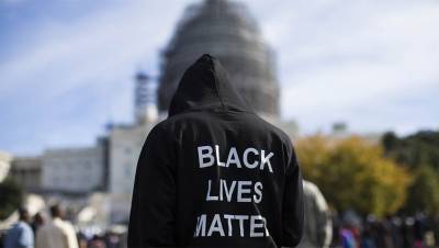 Названо число американцев, поддерживающих движение Black Lives Matter