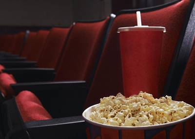 Российские кинотеатры после открытия будут показывать "светлые" фильмы, драмы отложат до зимы