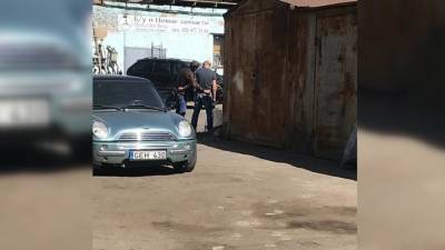 Мужчина с гранатой взял в заложники полковника полиции в Полтаве