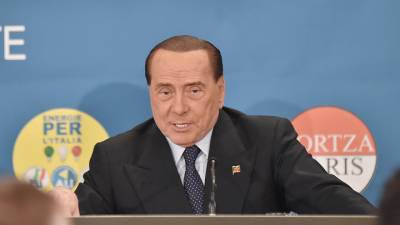 Берлускони выплатил 20-миллионное "выходное пособие" своей подруге
