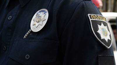 Взявший в заложники правоохранителя в Полтаве едет в сторону Киева