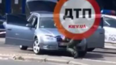 В Киеве "заминировали" авто возле ТРЦ на Оболони, сообщение оказалось фейком