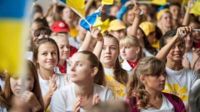 В Украине собираются снизить официальный возраст молодежи
