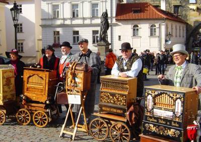Фестиваль шарманок пройдет в центре Праги 14 августа