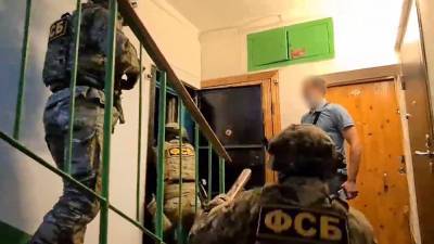 ФСБ поймала в российских городах два десятка вербовщиков боевиков