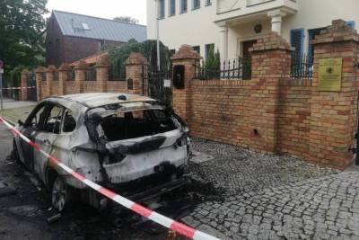 В Германии подожгли автомобиль армянского посольства