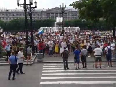 "Разбудили зверя, так хоть не дразните": 13-ый день митингов в Хабаровске