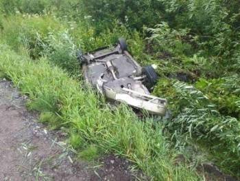 В Череповецком районе пьяная автоледи опрокинула машину