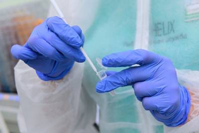 Минздрав анонсировал вакцинирование 1600 россиян от коронавируса