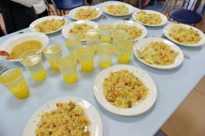 Все ученики начальных классов школ Ленобласти получат бесплатное питание