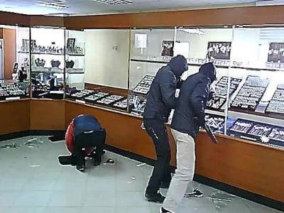 В Смоленске вынесли приговор организатору банды, грабившей ювелирные магазины
